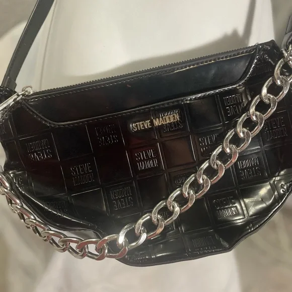 Steve Madden Black Shoulder Bag with Silver Chain Detail - Picture 2 of 6